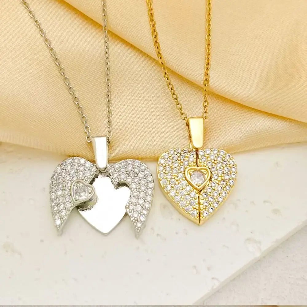 Elegant gold open close heart necklace