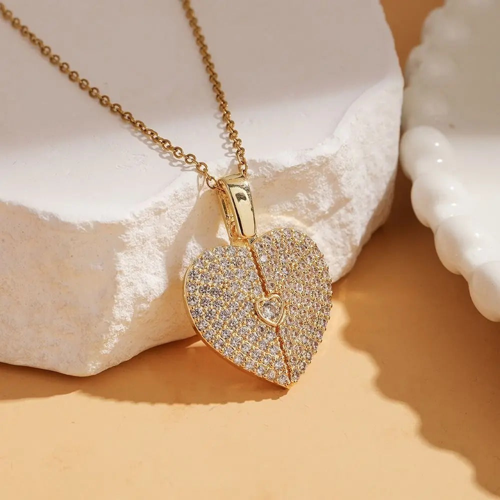 Elegant gold open close heart necklace